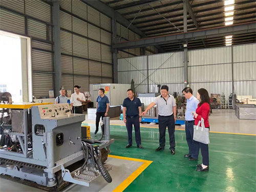 杜春茂蒞臨華鋒鉆探公司檢查指導工作